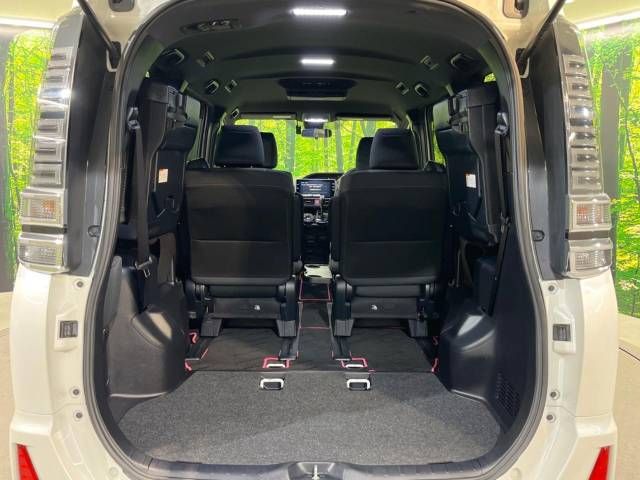 Toyota VOXY 2017-10 29267-11