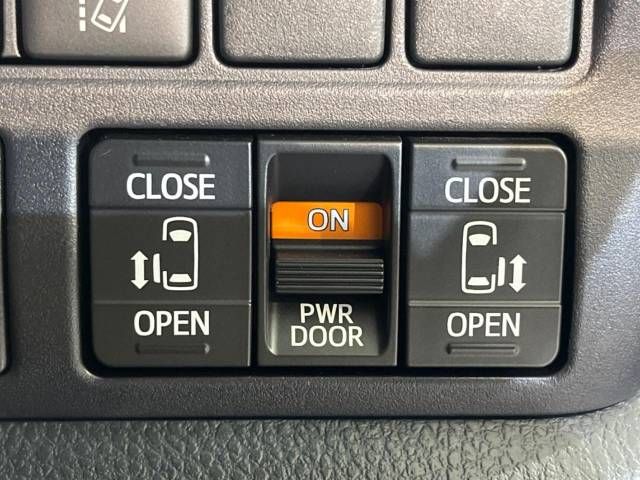 Toyota VOXY 2017-10 29267-6