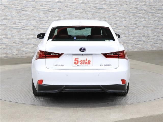 Lexus IS 2015-05 573-6