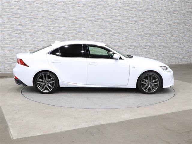 Lexus IS 2015-05 573-5
