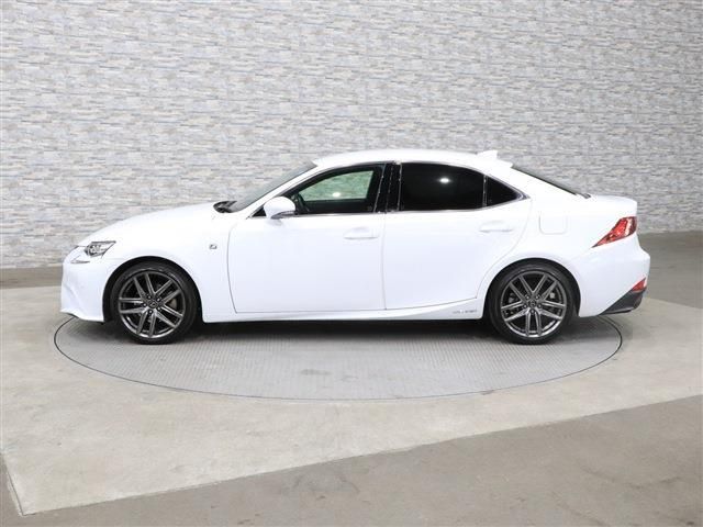 Lexus IS 2015-05 573-4