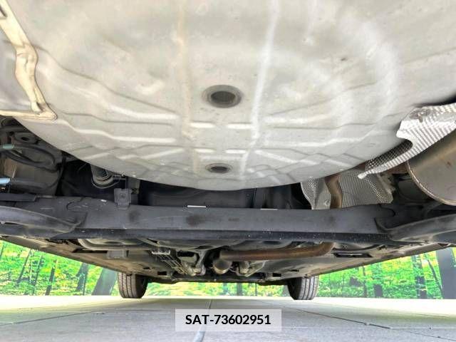 Nissan NOTE 2014-11 352370-19