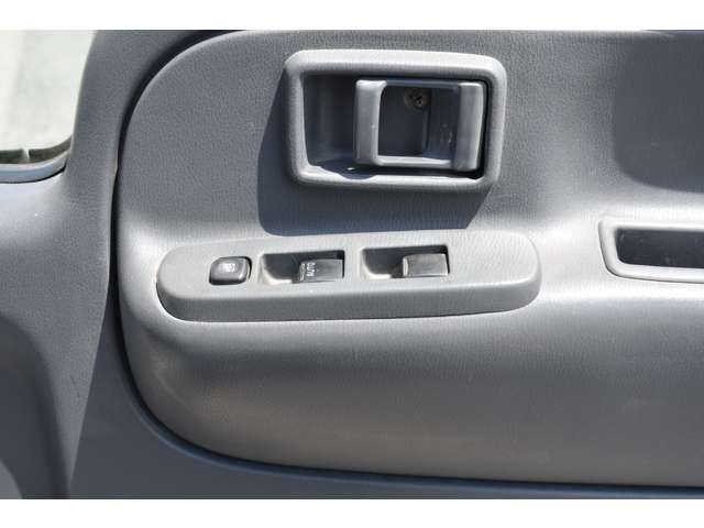 Nissan ATLAS 2003-03 18318-5