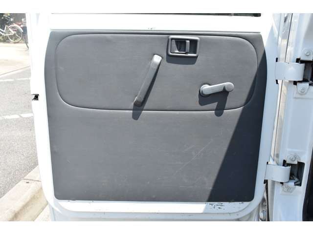 Nissan ATLAS 2003-03 18318-8