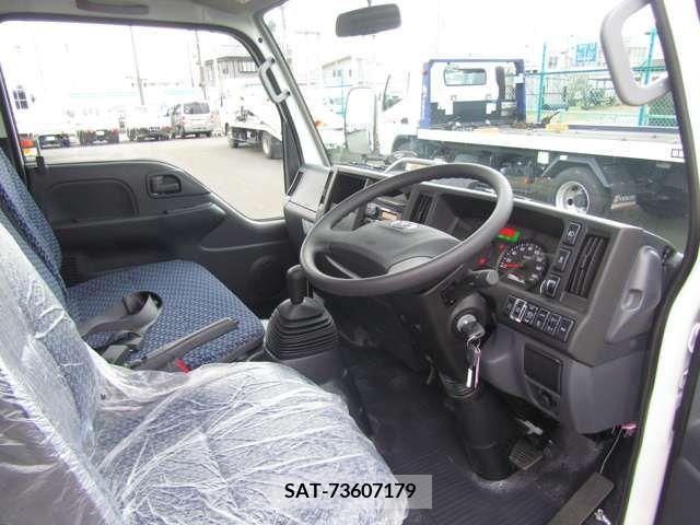 Mazda TITAN 2023-08 202505-14
