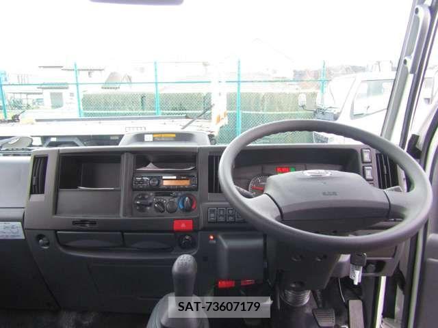 Mazda TITAN 2023-08 202505-15