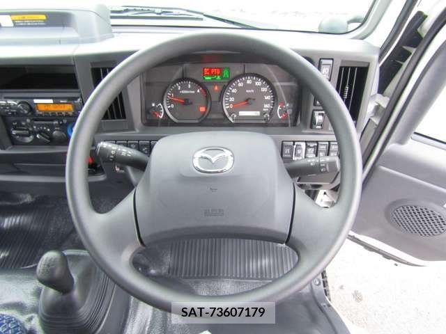 Mazda TITAN 2023-08 202505-16
