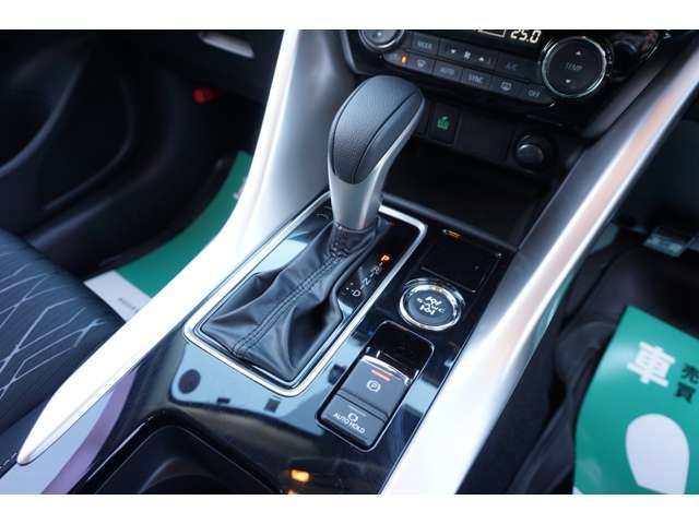 Mitsubishi ECLIPSE CROSS 2018-06 8137-12
