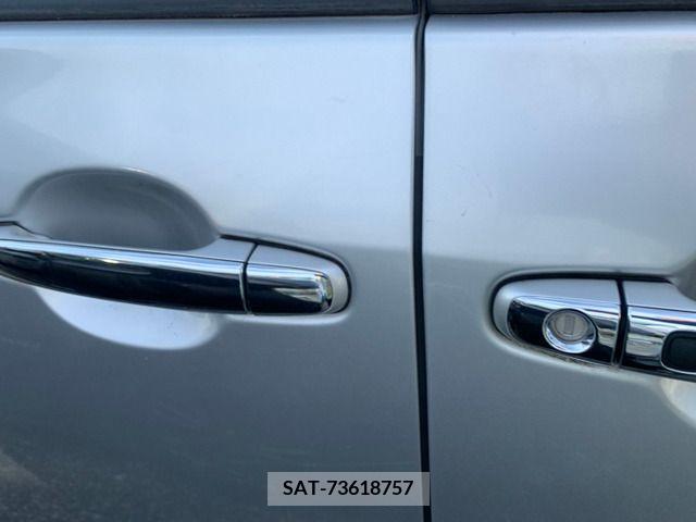 Toyota NOAH 2010-07 212607-7