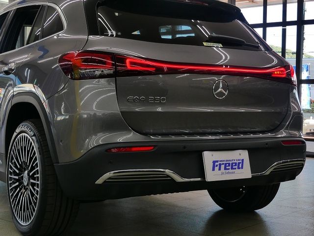 Mercedes Benz EQA 2022-07 27522-9