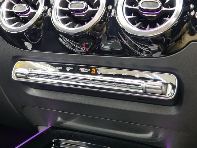 Mercedes Benz EQA 2022-07 27522-13