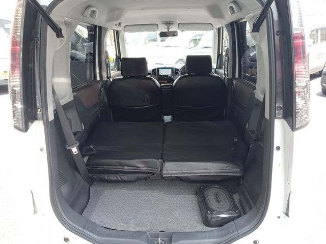 Nissan ROOX 2012-06 6264-8