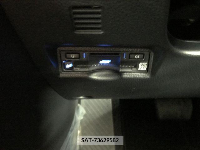 Toyota VOXY 2023-07 212832-18