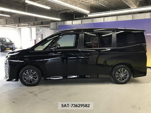 Toyota VOXY 2023-07 212832-5