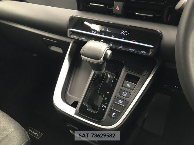 Toyota VOXY 2023-07 212832-12