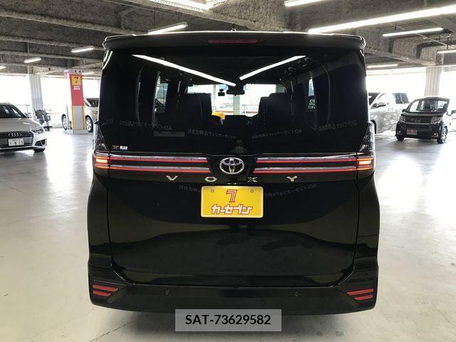 Toyota VOXY 2023-07 212832-6