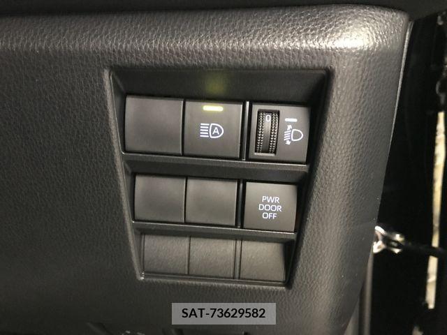 Toyota VOXY 2023-07 212832-17