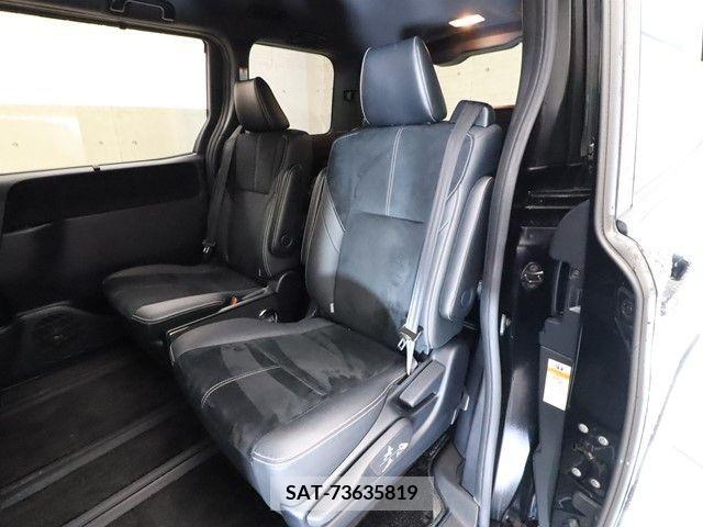 Toyota NOAH 2016-07 236917-6