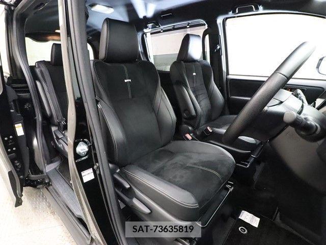Toyota NOAH 2016-07 236917-3