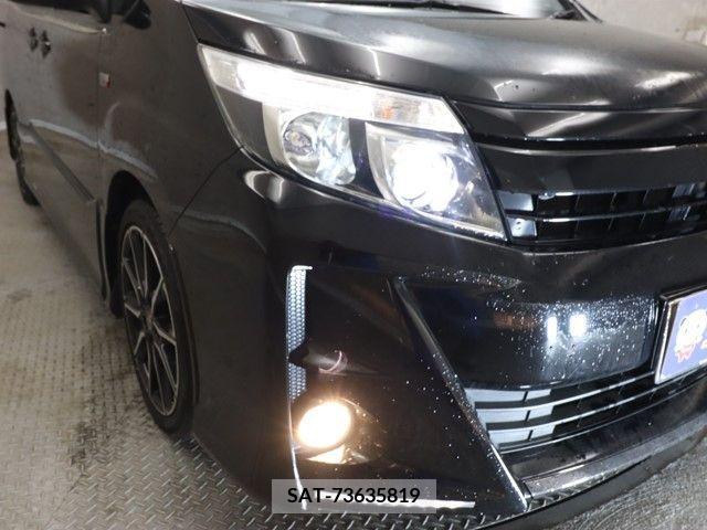 Toyota NOAH 2016-07 236917-19