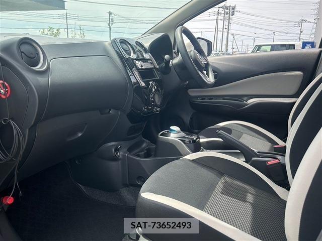 Nissan NOTE 2019-02 279891-7