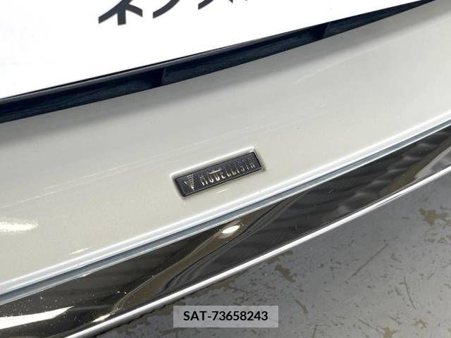 Toyota PRIUS 2017-03 243039-2