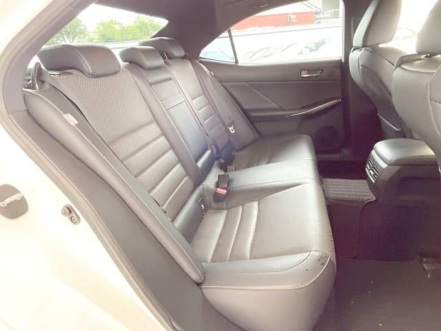 Lexus IS 2013-09 7179-12