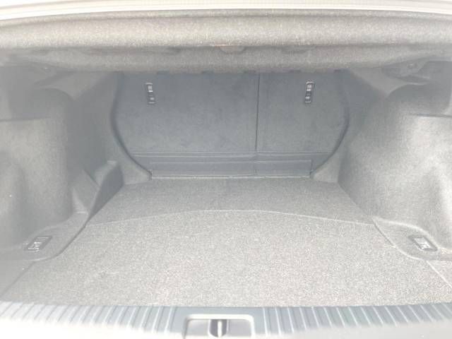 Lexus IS 2013-09 7179-14