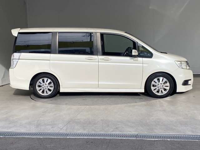 Honda e 2010-06 187658-9