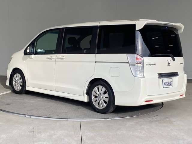 Honda e 2010-06 187658-12