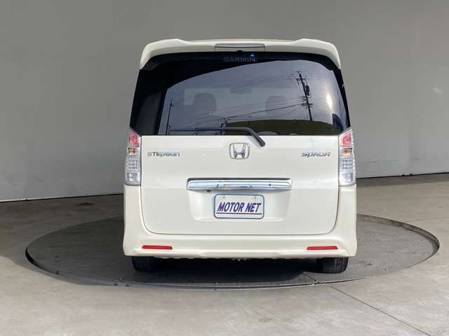 Honda e 2010-06 187658-11