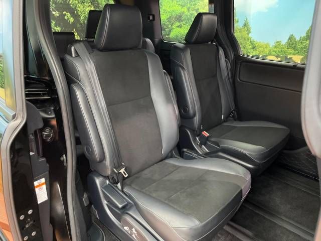 Toyota NOAH 2019-02 184496-11