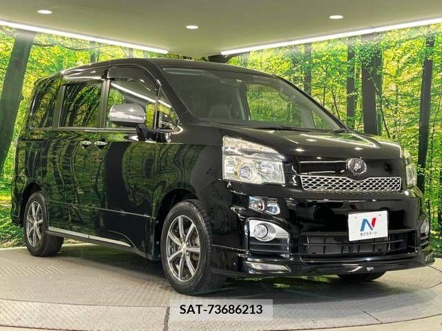 Toyota VOXY 2013-06 337661-17
