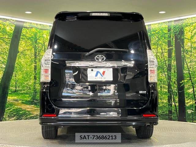Toyota VOXY 2013-06 337661-16