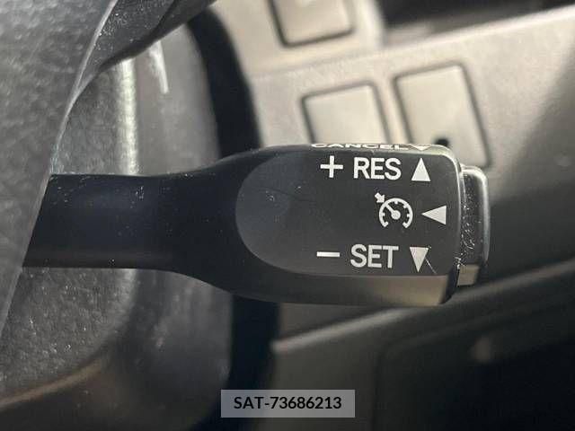 Toyota VOXY 2013-06 337661-4