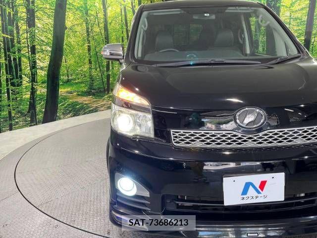 Toyota VOXY 2013-06 337661-13