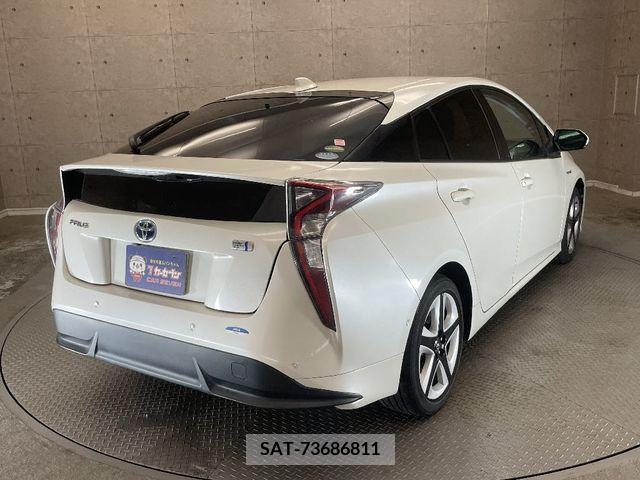 Toyota PRIUS 2016-06 347952-3
