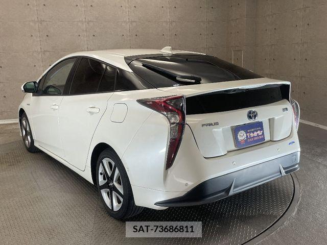 Toyota PRIUS 2016-06 347952-2