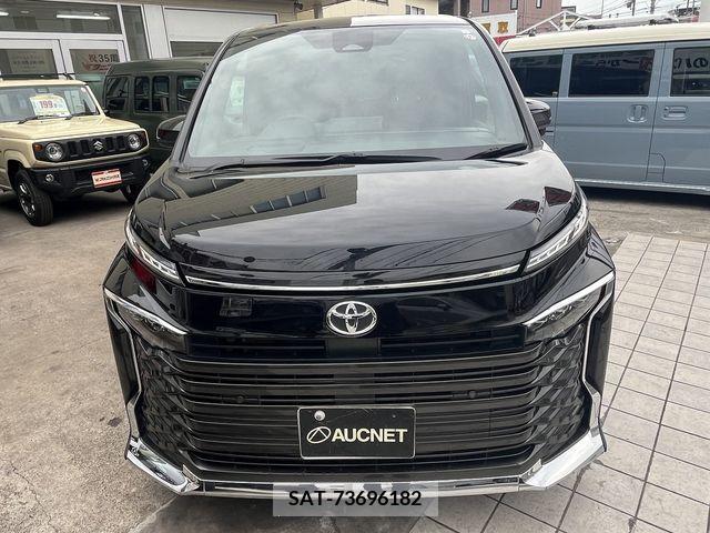 Toyota VOXY 2023-05 313595-1