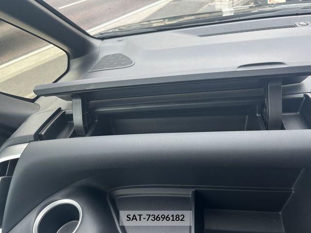 Toyota VOXY 2023-05 313595-19