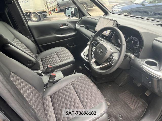 Toyota VOXY 2023-05 313595-18