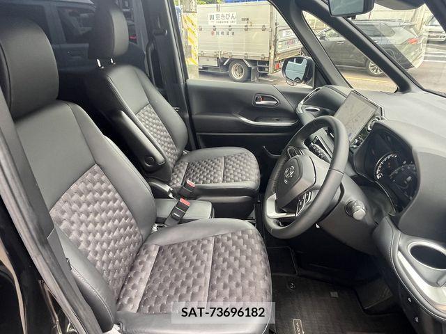 Toyota VOXY 2023-05 313595-14