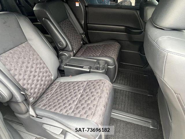 Toyota VOXY 2023-05 313595-13