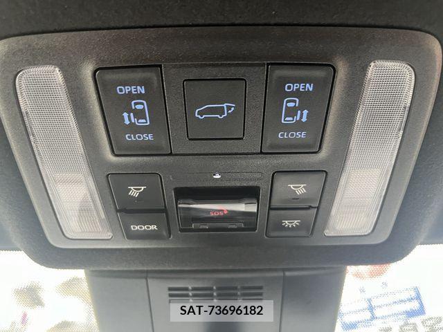Toyota VOXY 2023-05 313595-12