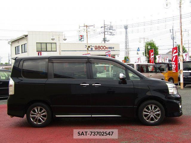 Toyota VOXY 2013-06 378462-13