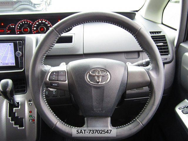 Toyota VOXY 2013-06 378462-14