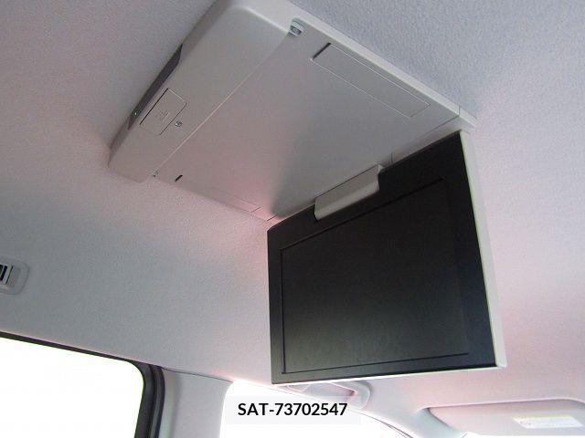 Toyota VOXY 2013-06 378462-12