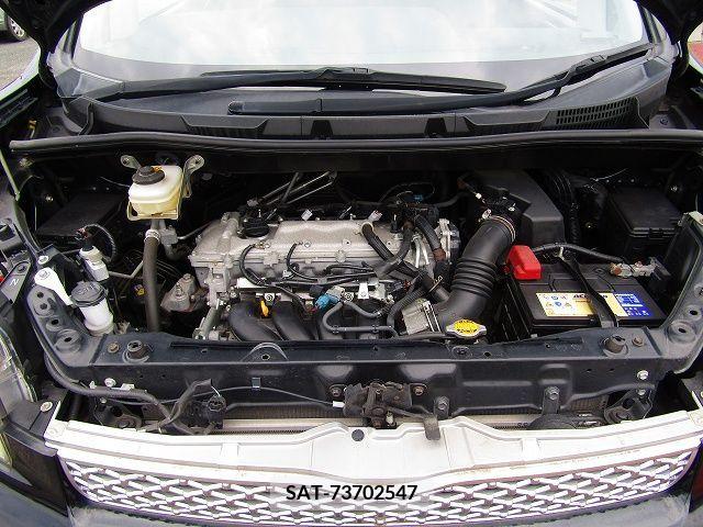 Toyota VOXY 2013-06 378462-27
