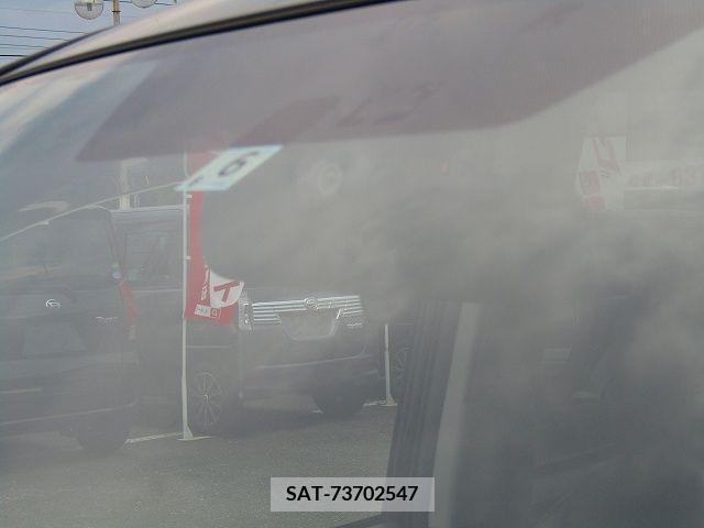 Toyota VOXY 2013-06 378462-24