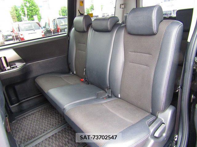 Toyota VOXY 2013-06 378462-10